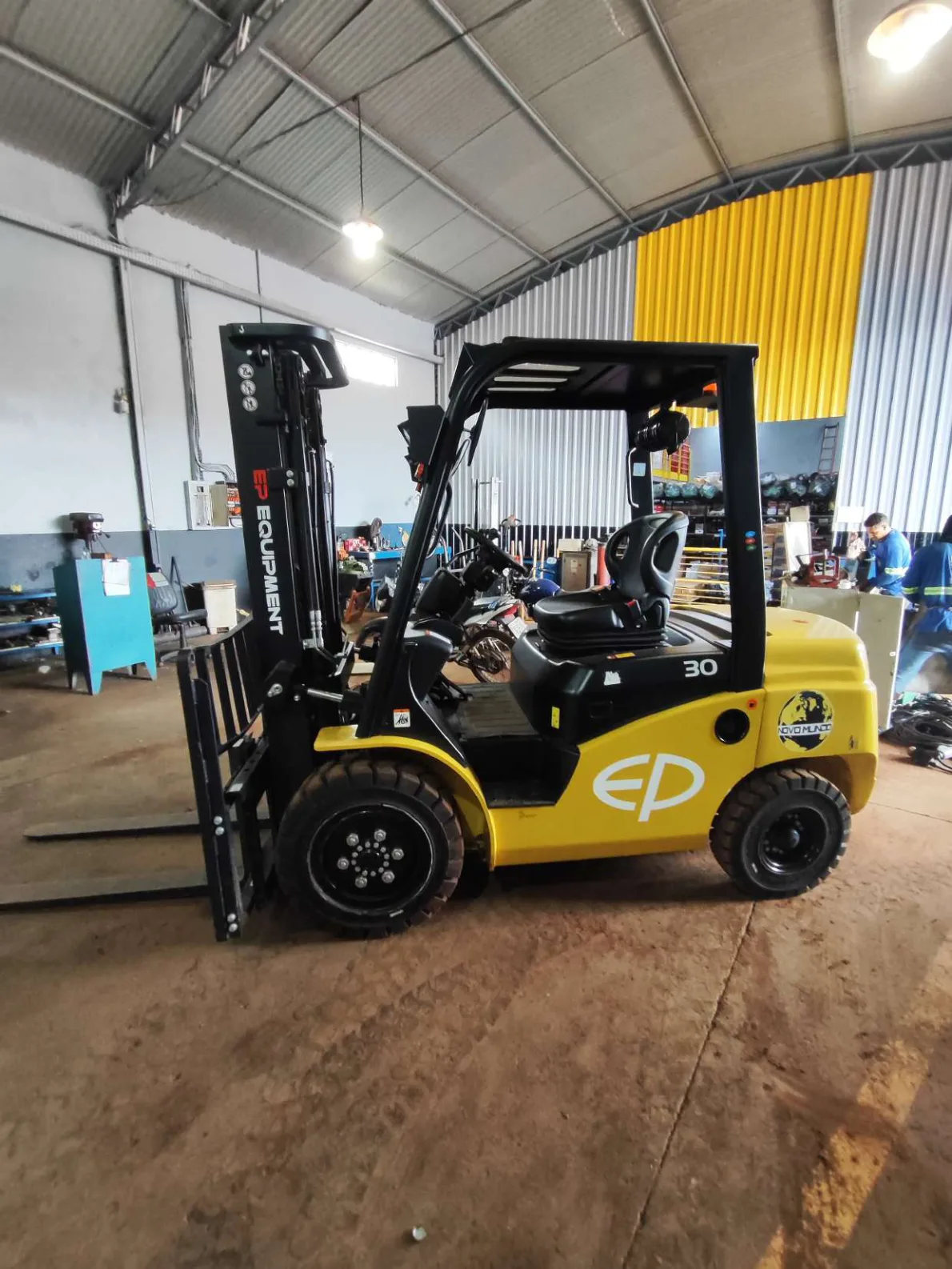 Empilhadeira EP 3000 KG